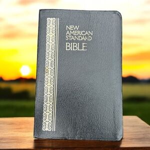 New American Standard Bible 1977 Red Letter Dictionary Concordance Famil…